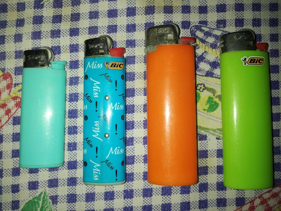 39 isqueiros clippers diversos etc