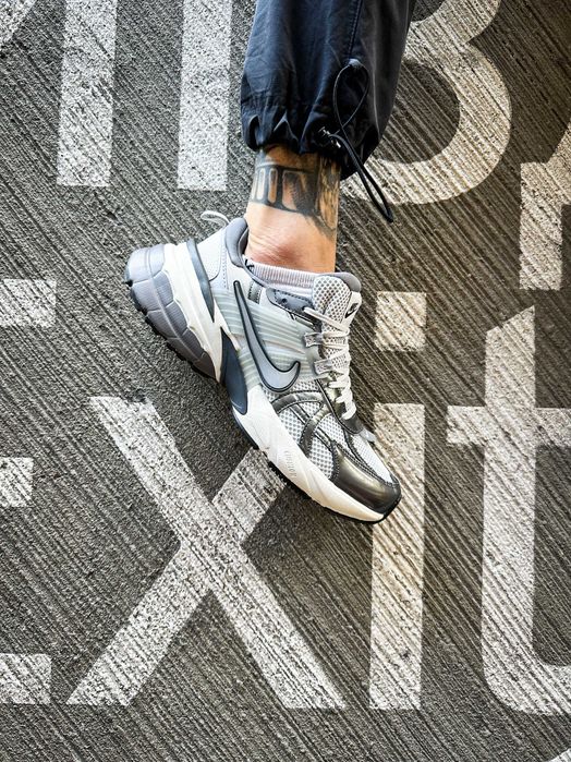 Мужские кроссовки Nike V2K Run Pure Platinum "White Metalic Silver"