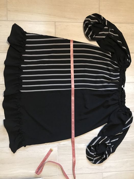 Сукня чорна у білу полоску