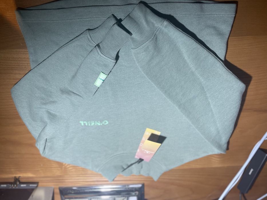 O’Neill camisola unisexo tamanho 8 nova e etiquetada