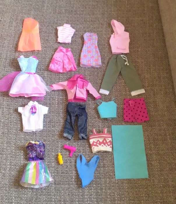 Lote roupas para Barbie