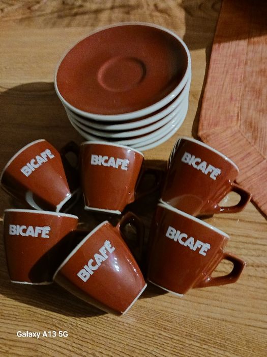 Conjunto de chávenas de café441180252673812480