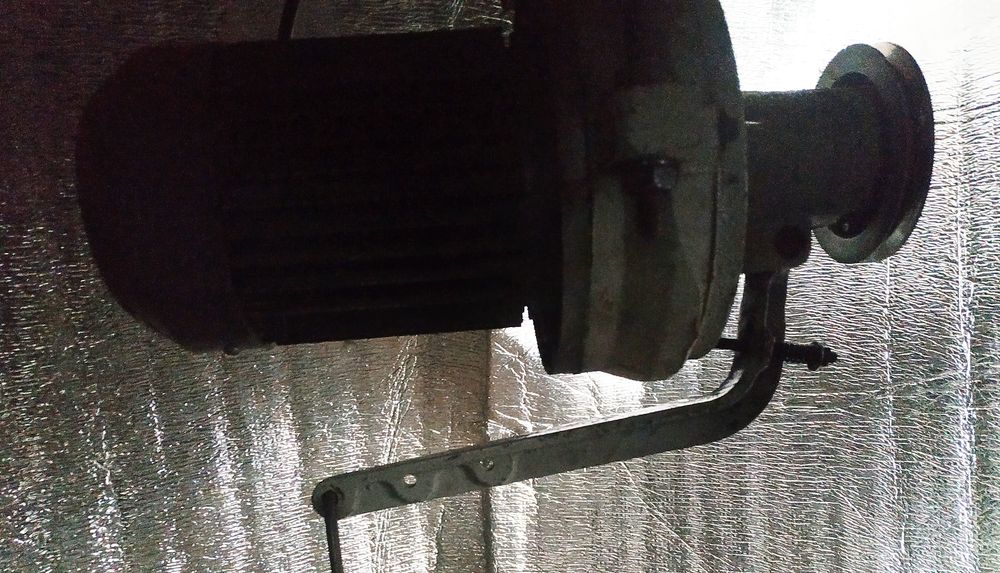 Машина швейна промислова 1022м