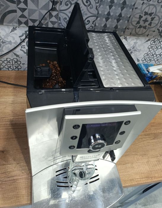 Ekspres ciśnieniowy do kawy DeLonghi Perfecta Cappuccino