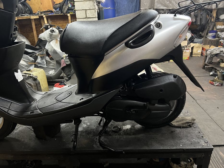 suzuki lets 2 new японія