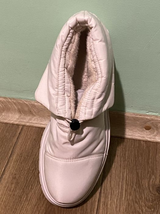 Зимове жіноче взуття