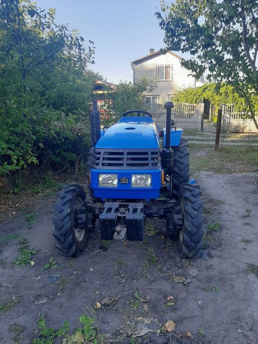 Трактор Dongfeng 244