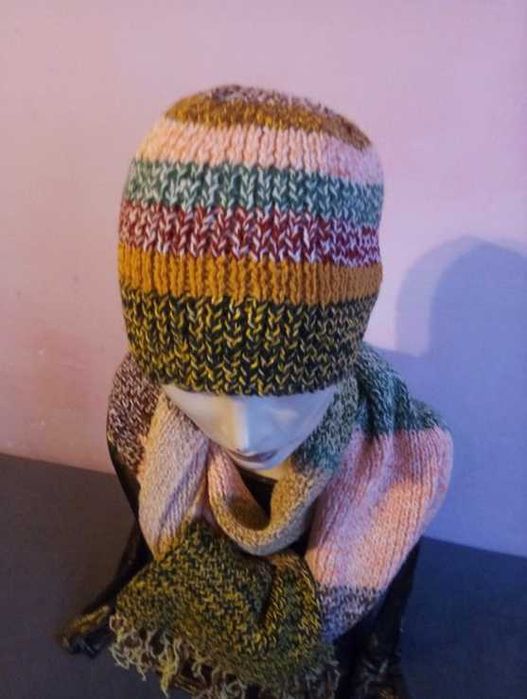 Piękny Komplet Szalik z czapką zrobiony na drutach