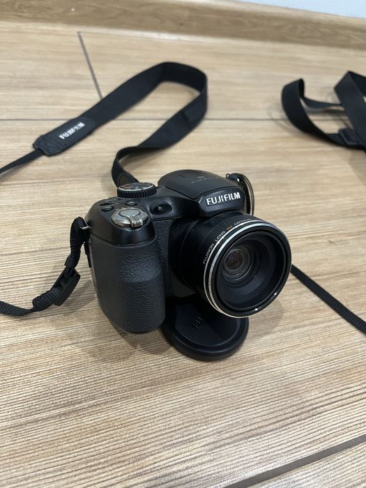 Aparat nie Canon, Kodak tylko Fujifilm finepix S1800