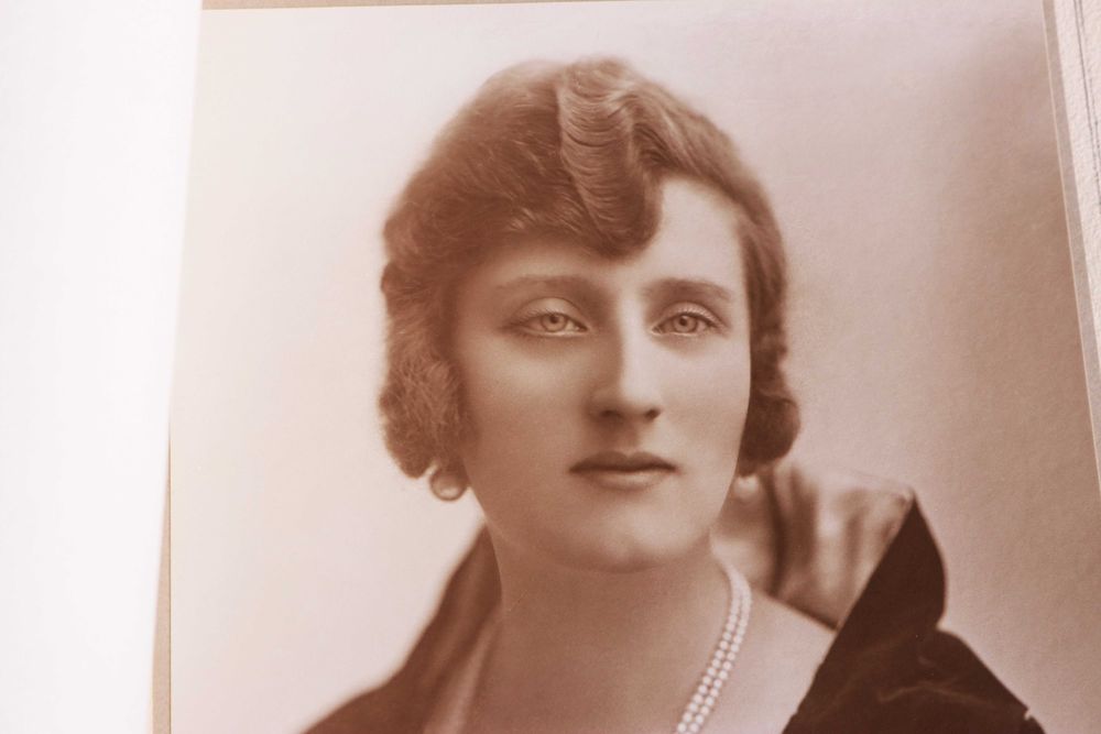 Rainha Augusta Victoria mulher Rei D. Manuel II foto Rita Martin