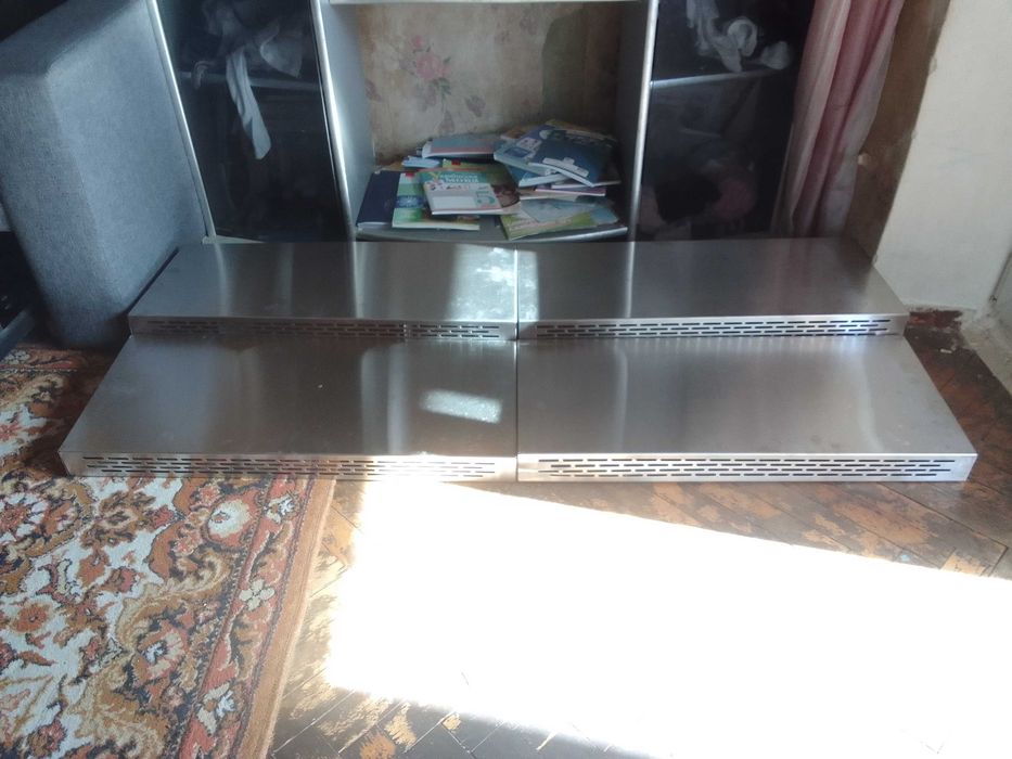 Ступенчатая выкладка для холодильной витрины