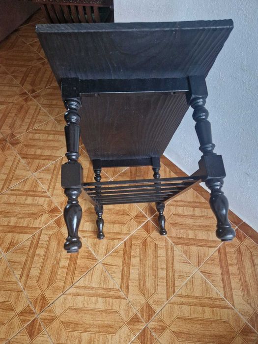 Bonita Mesa de Apoio Antiga