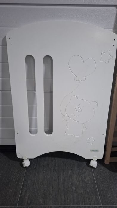 Berço de Madeira Micuna Sweet Bear (Branco) – Com Rodas