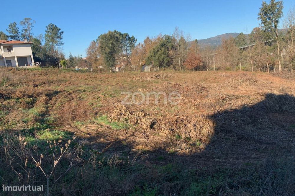 Terreno urbano na freguesia da Pousa, no concelho de Barcelos