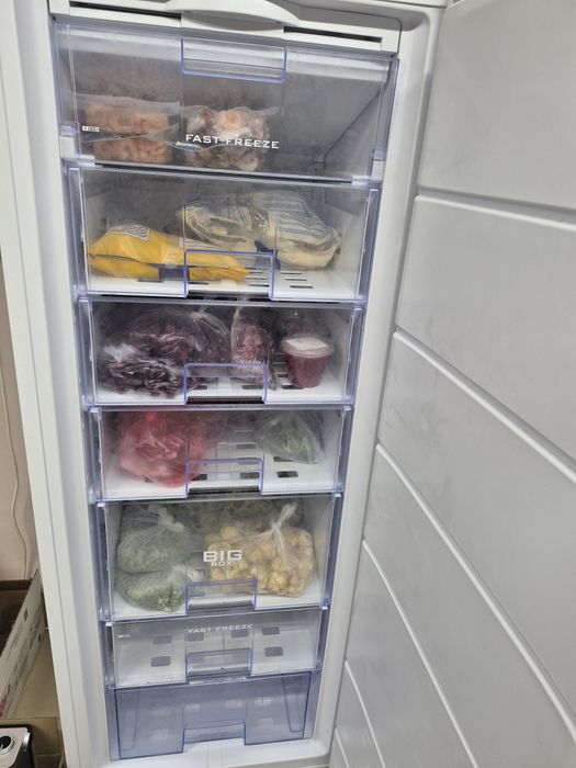 РОЗПРОДАЖ  Морозилка 160 см Snaige ід.стан No frost