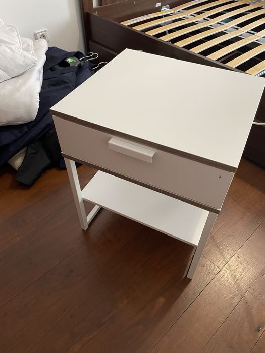 Mesa de Cabeceira Moderna IKEA (Estilo Escandinavo)
