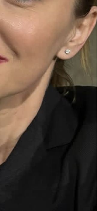 Продам серьги с бриллиантами природными