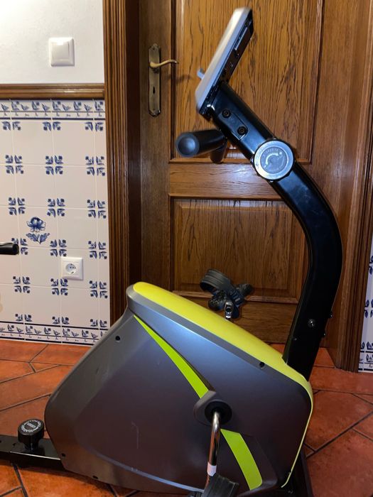 Bicicleta elíptica estática com encosto