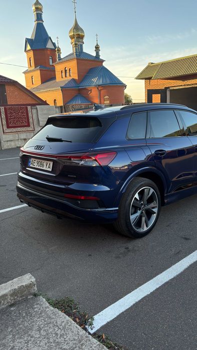 Продам  AUDI E-Tron Q4