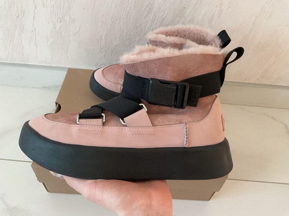 Ідеальні рожеві на зиму/весну Ugg