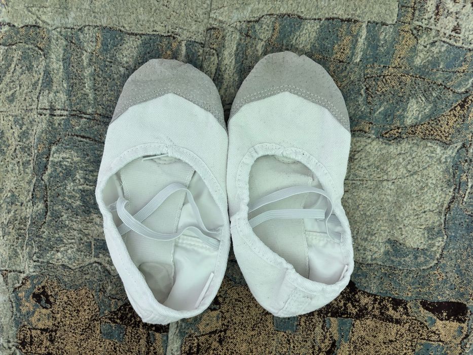 Продаються чешки для заняття