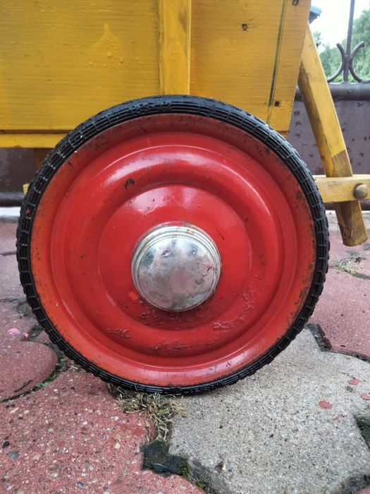 Drewniany wózek dla dzieci