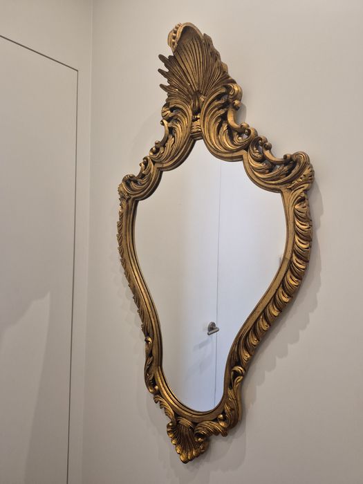 Espelho dourado antigo