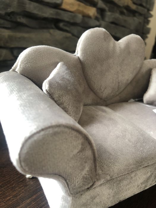 Elegancka szaktułka na biżuterię 48tknd