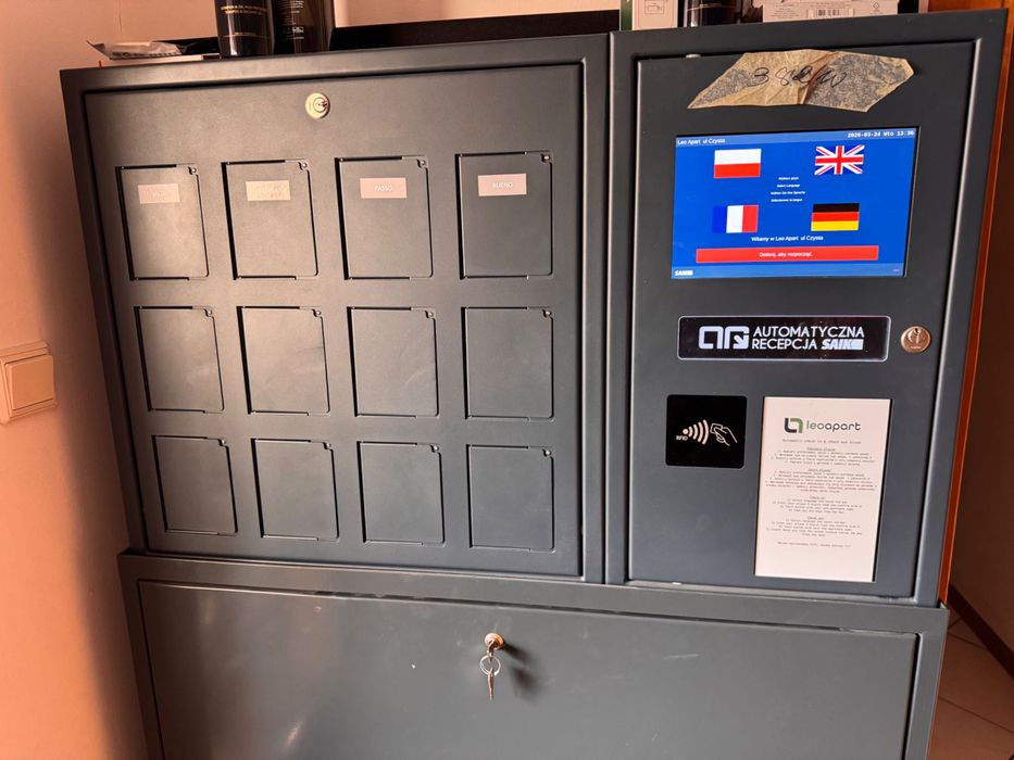 Automatyczna recepcja, depozytor kluczy SAIK, Aparthotel hotel