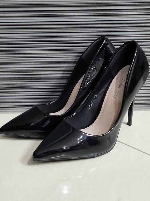 Szpilki damskie czarne (R. 36)