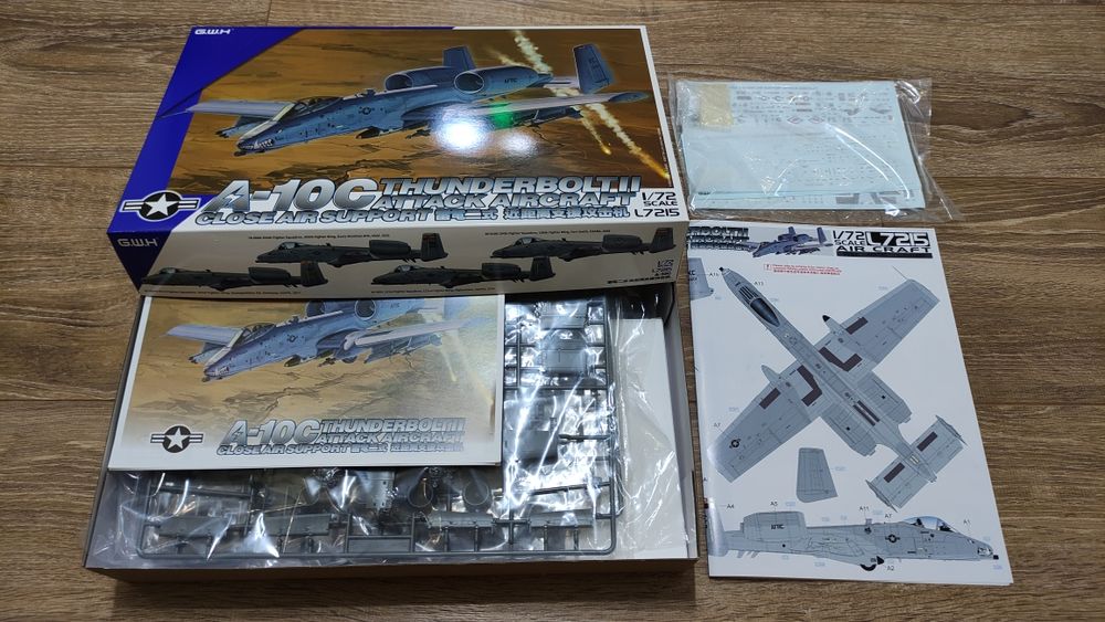 Сборная модель 1/72 GWH A-10C