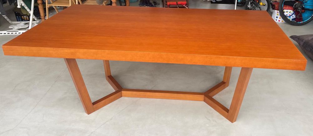 Mesa para sala de jantar ou reuni\oes