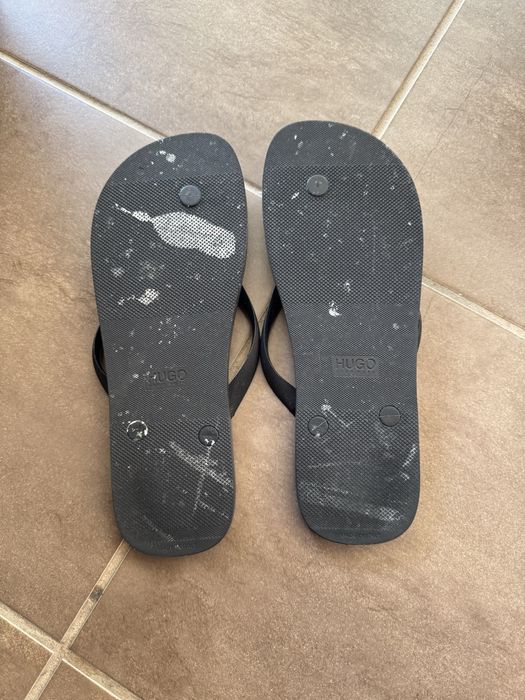 Chinelos marca Hugo