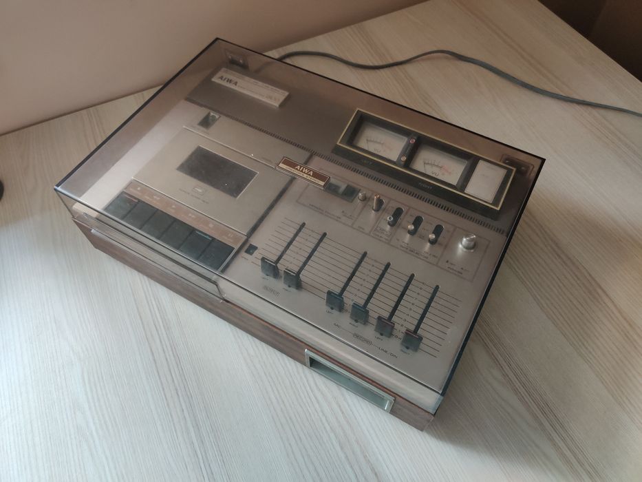 Aiwa 1800 Cassette deck