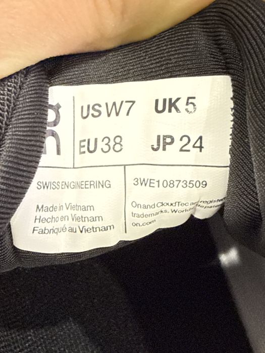 Жіночі кросівки колаборація loewe & on cloudtilt