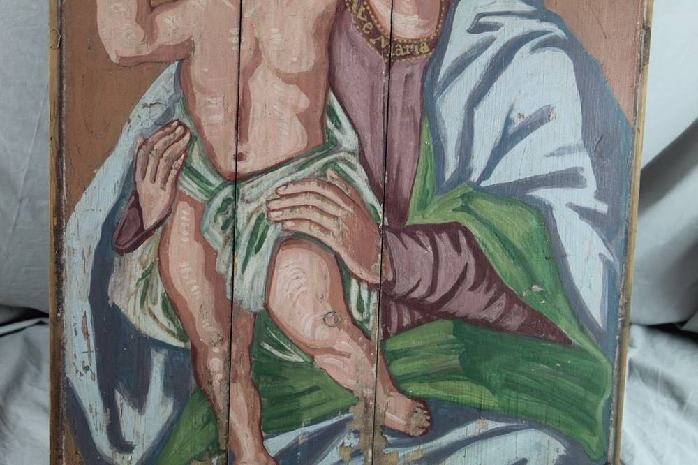 Retábulo antigo em madeira