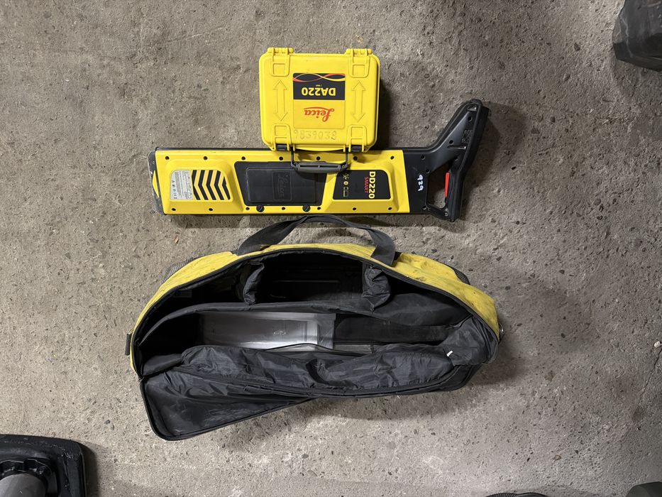 Lokalizator kabli plus radiodetektor Leica DD220