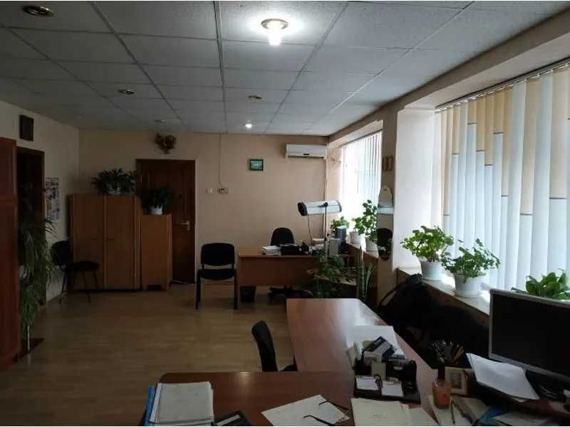 Продаж офісного приміщення 165.6 м² (85/100 часток) вул. Миру, 50