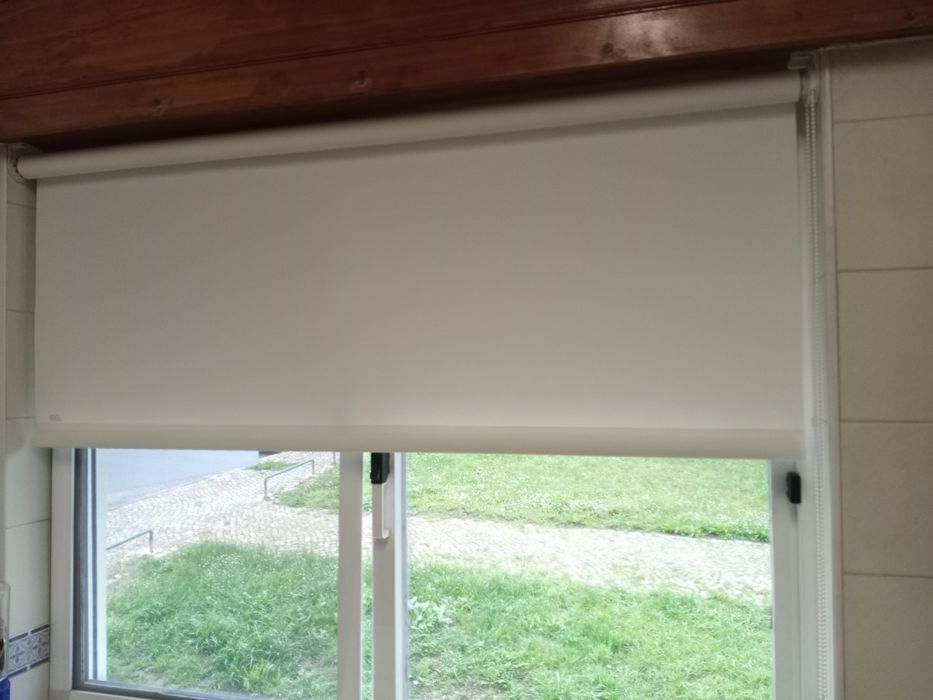 Estores rolo tela translúcida branco como novos