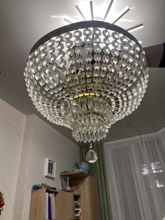 Продам люстру потолочную  Altalusse