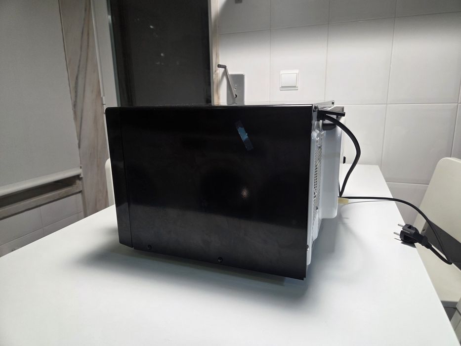 Micro-ondas WHIRLPOOL MWP 253 B (25 L - Com Grill - Preto)