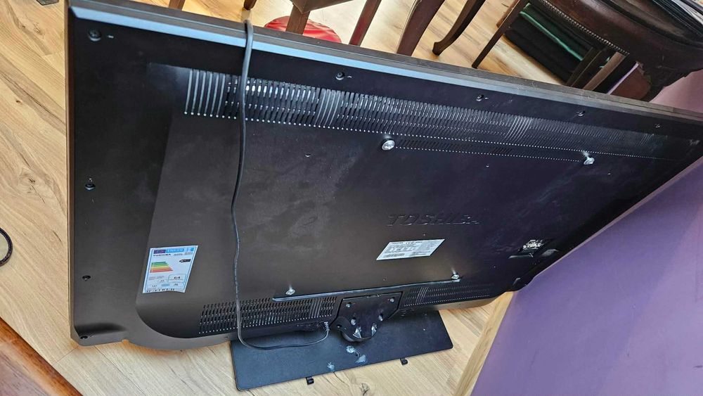 Telewizor toshiba 48 cali