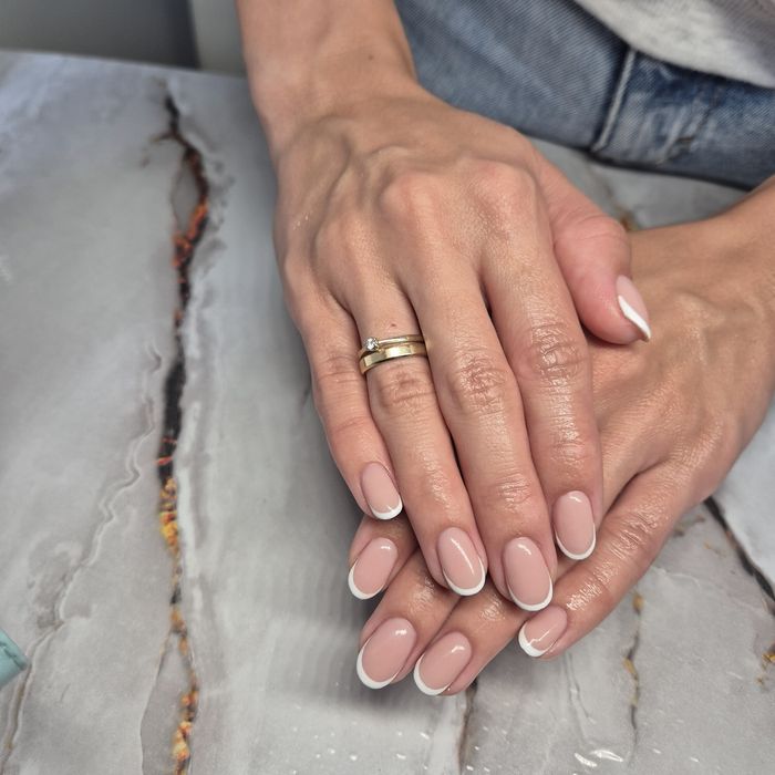 Paznokcie żelowe przedłużane