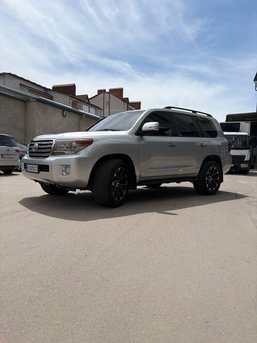 Toyota Land Cruiser 2012 200 (FL)