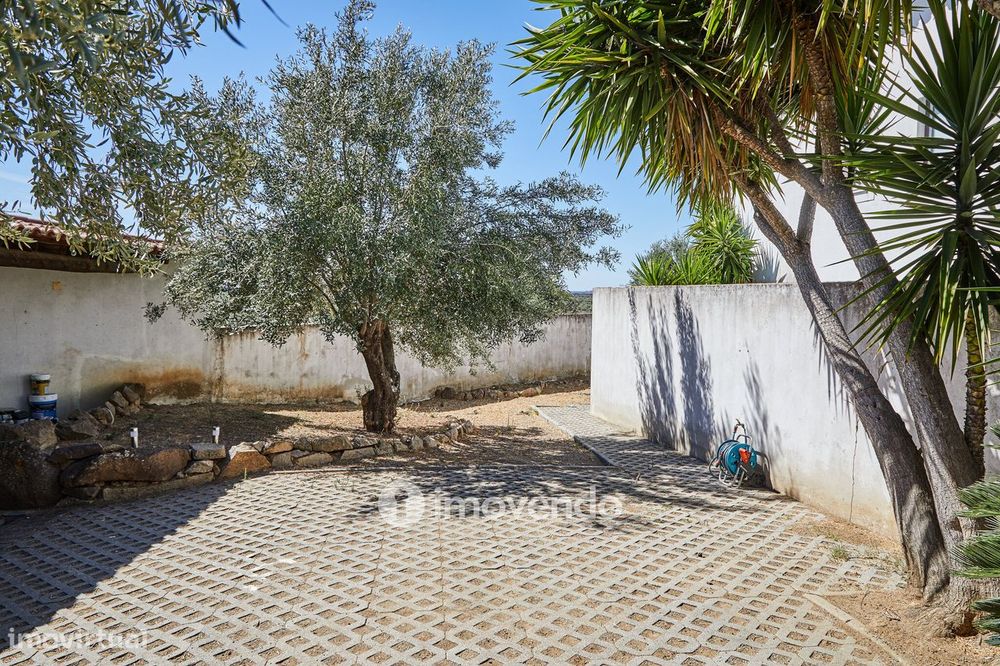 Andar de moradia T2 totalmente remodelado, em Reguengos de Monsaraz