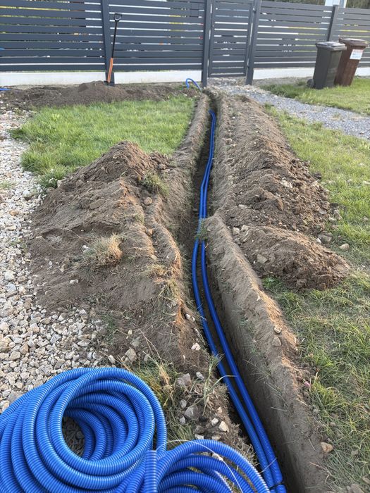 Przyłącze elektryczne, internetowe, kanalizacyjne