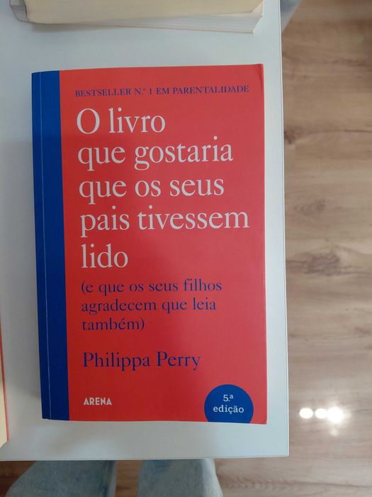 Livros (Dan Brown; A arte subtil..;O livro que gostava que os seus pais tivessem lido; O bebé Montessori; O enigma do quarto 622.