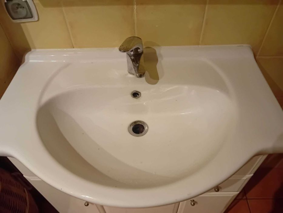 Szafki meble z umywalką łazienkowe