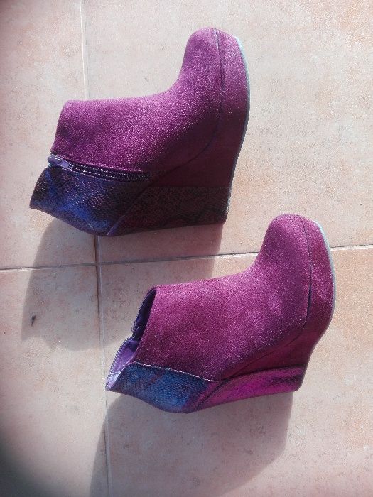 botim elegante cor beringela