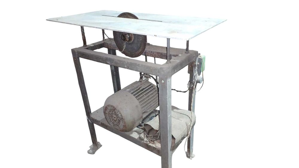 Продам циркулярный станок в рабочем состоянии